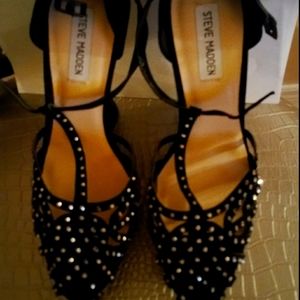 Steve Madden black suede shoes